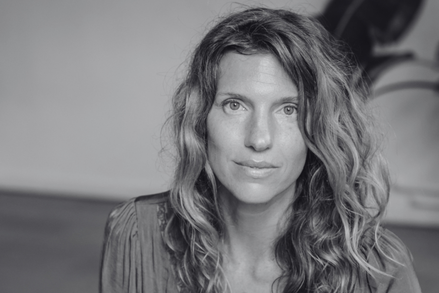 portret van Mariken Hoogenhout wie docent is in yin yoga en yoga therapie