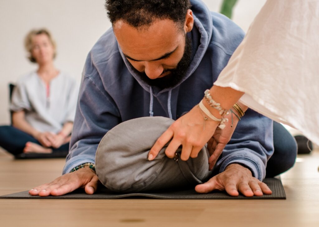 De Nieuwe Yogaschool opleidingsinstituut DNYS Academie yoga ademwerk yogatherapie pilates teacher training Amsterdam