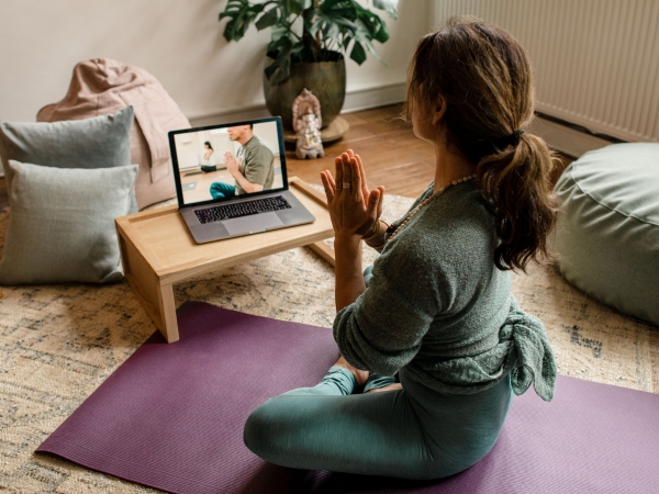 Kortingen online yoga opleidingen en trainingen De Nieuwe Yogaschool Online